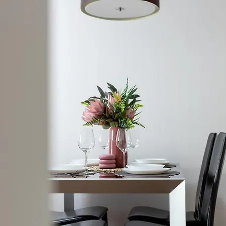 Bajeczna By Renters Hotel